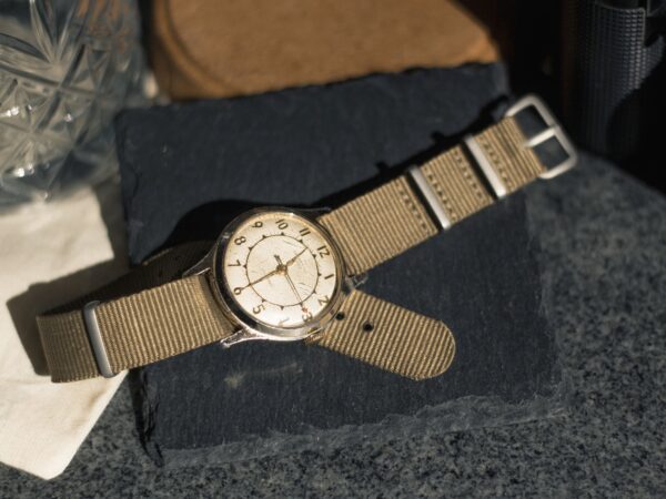 1950s Ingersoll 5 Jewels Gold Detail