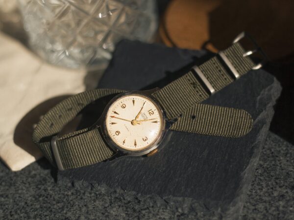 1950s Smiths Empire 5 Jewels